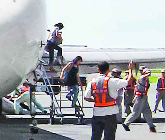 台湾长荣航空一机舱起火窜浓烟事件深度解析