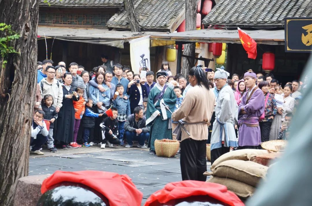 开封万岁山巨人演员开工，重磅启动，期待巨献！揭秘背后的故事与细节。