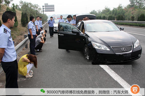 警方出击！车展现场捉拿碰瓷团伙，315问题厂家人员被带走内幕揭晓悬念重重。